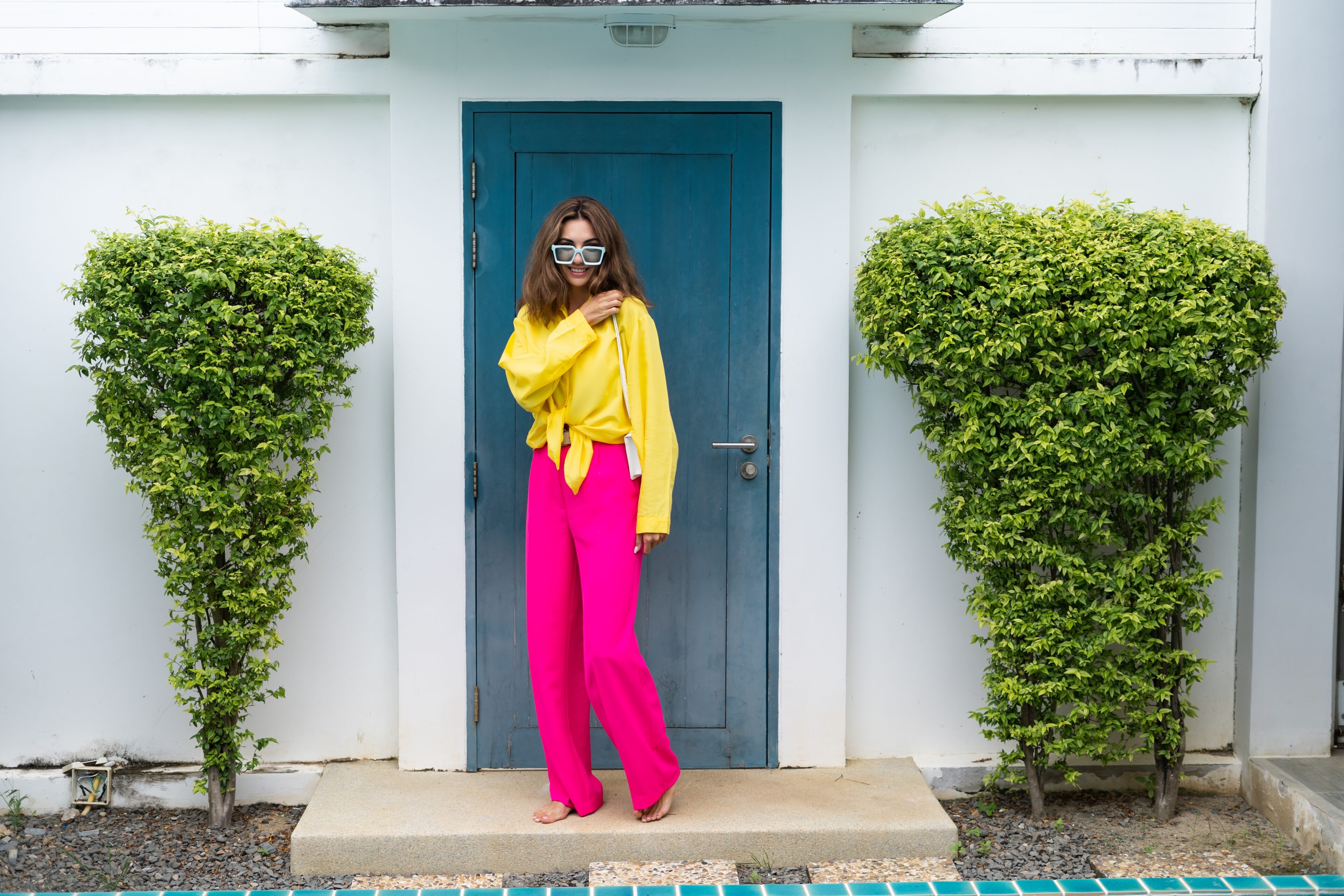 Yellow Shirt + Bag Trendy + Sunglasses