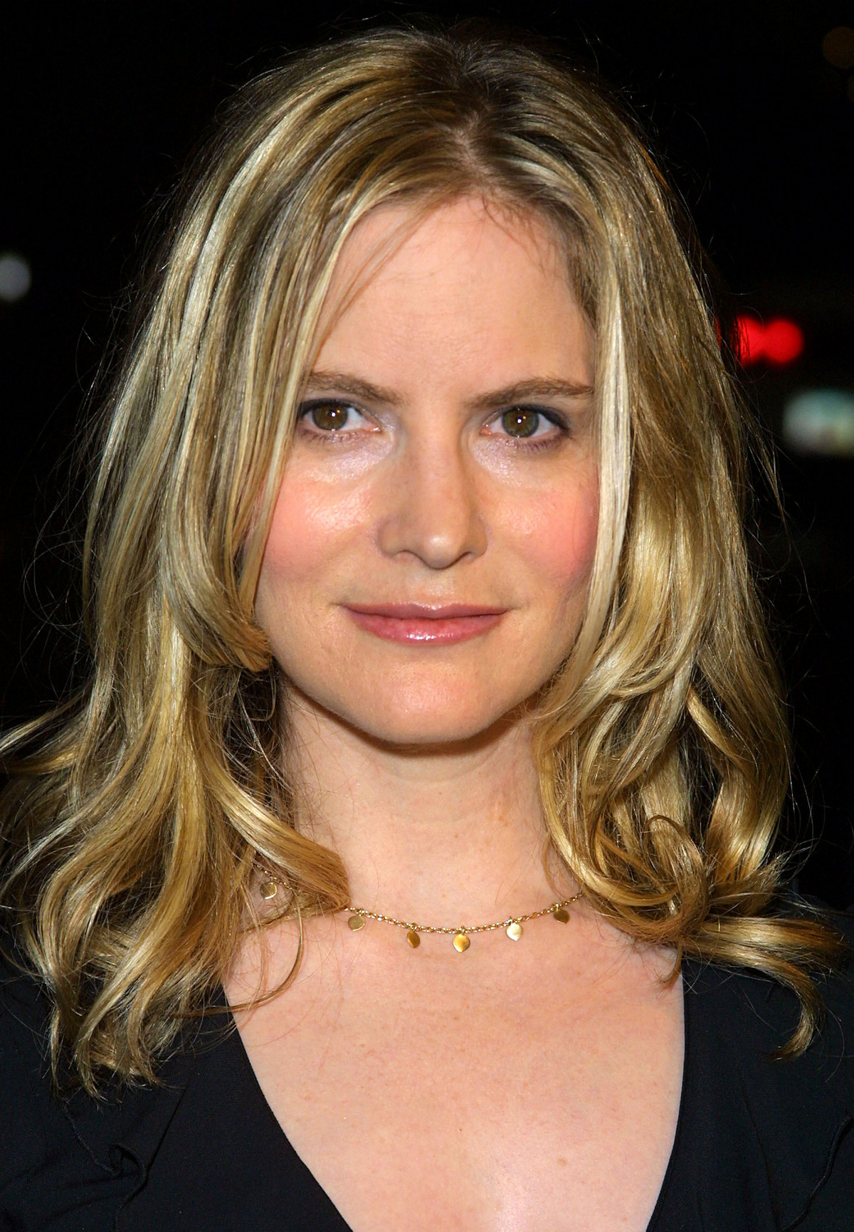 Jennifer Jason Leigh