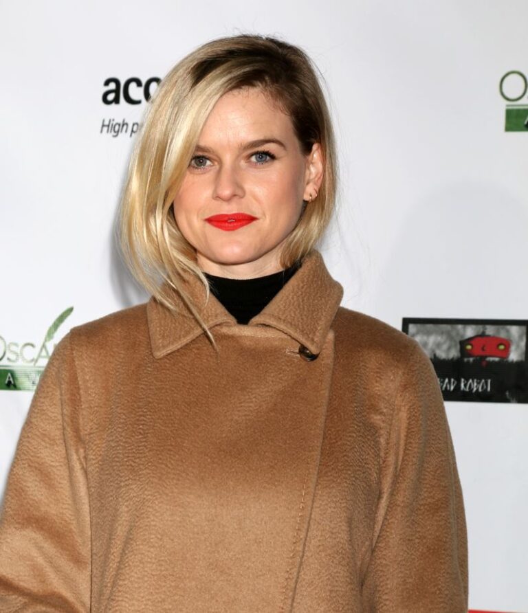 50 British Female Celebrities: Famous UK People