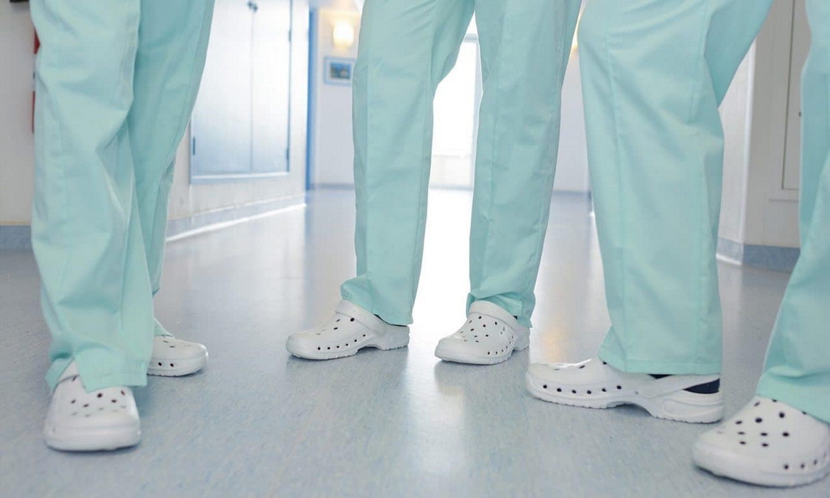 10 Reasons Why Doctors Wear Crocs - Hood MWR