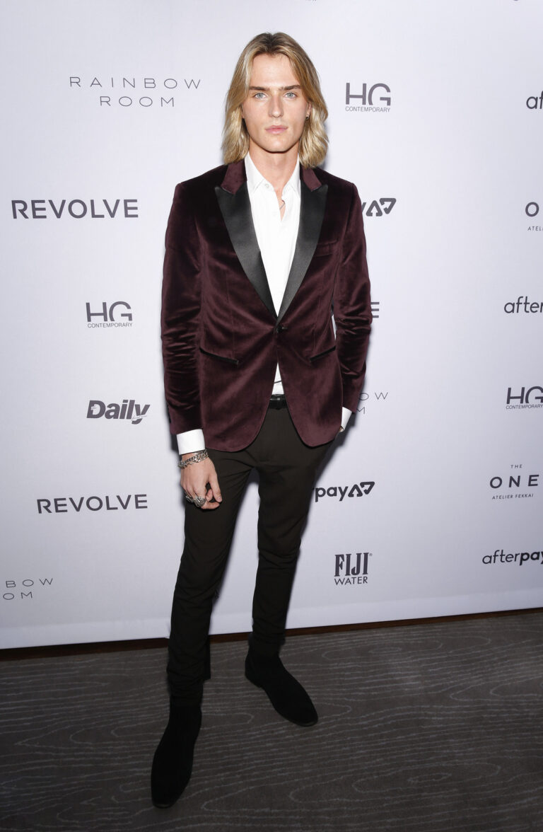 50 Skinny Male Celebrities You May Know - Hood MWR