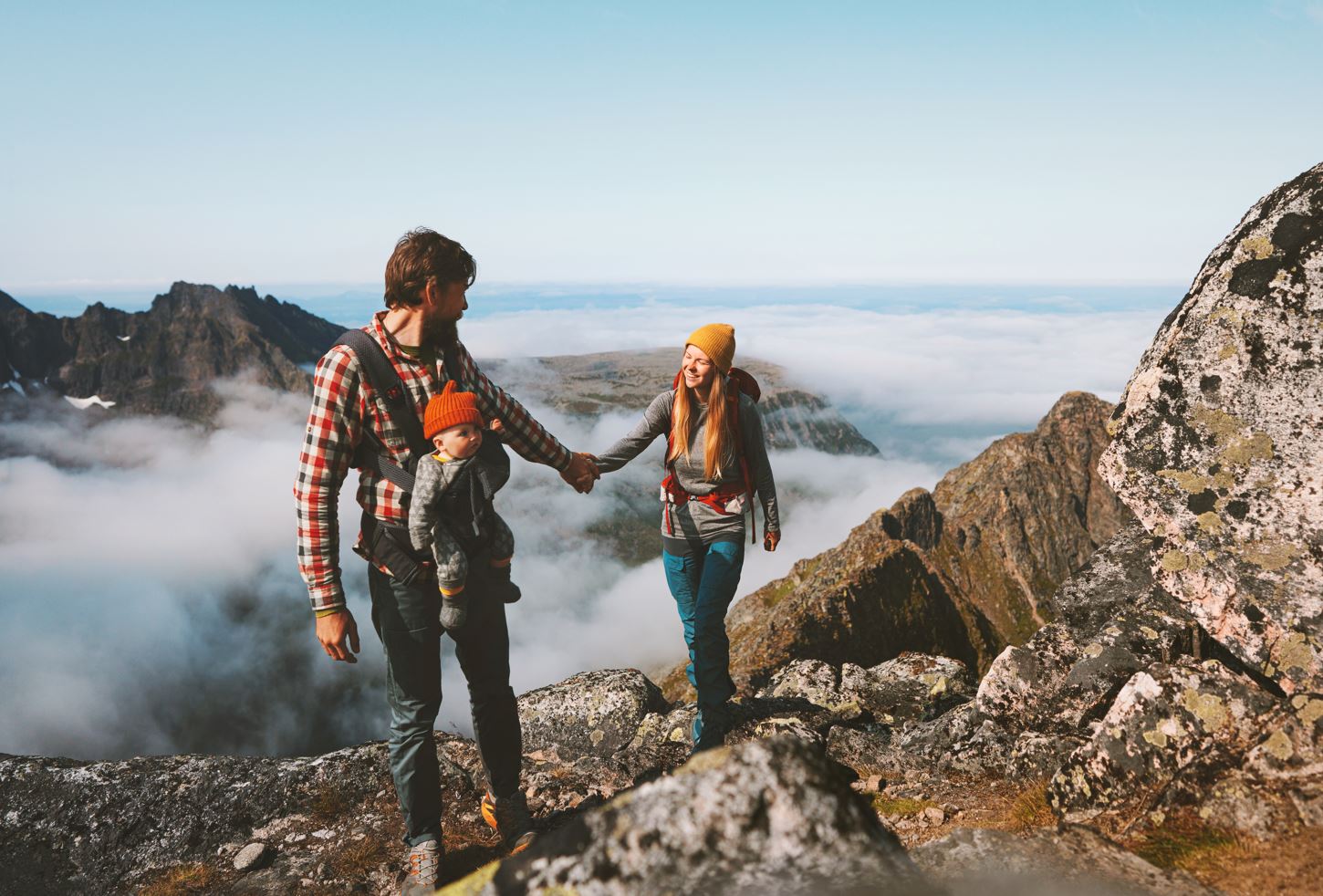 A young Norwegian family is trekking together