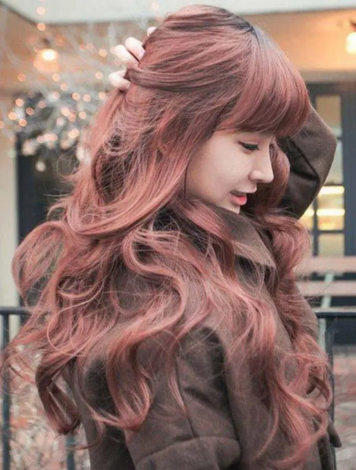 Каштаново розовый. Krasiwyye svet Volos. Розовато-коричневый цвет волос. Коричнево розовый цвет волос. Коричнево розовые волосы.