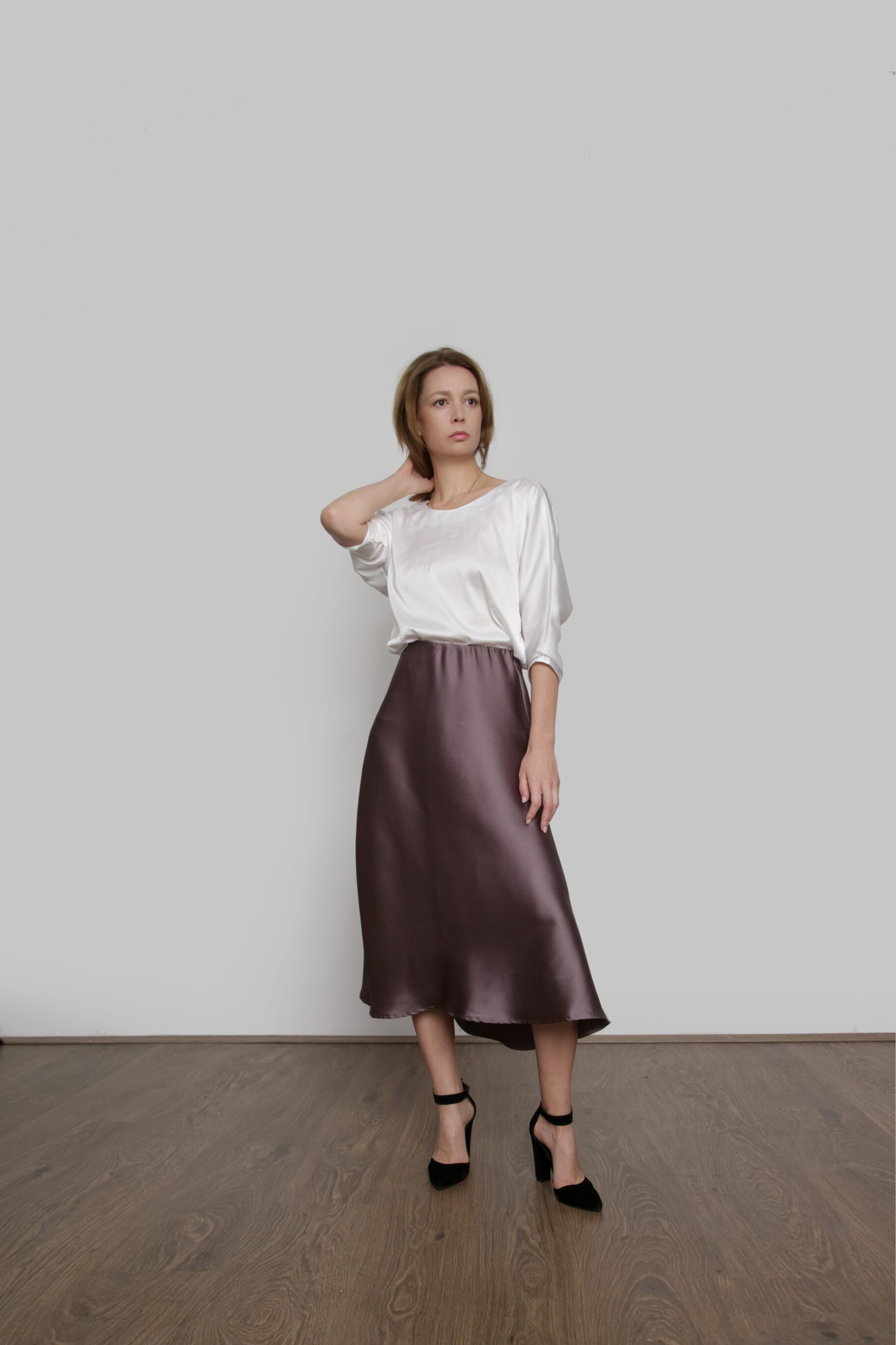  Midi Skirt With A Blouse