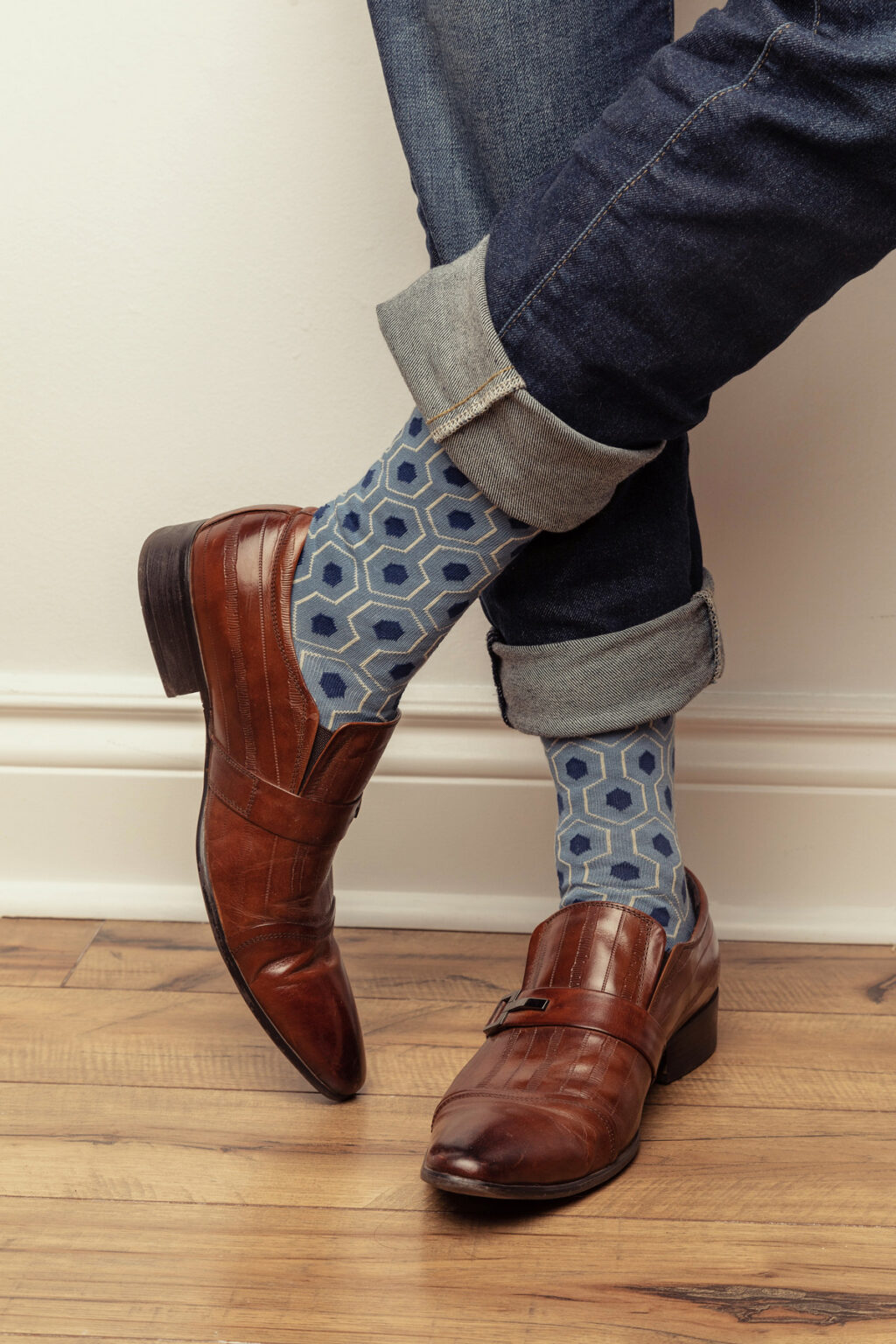 20 Stylish Sock Colors to Pair with Brown Shoes - Hood MWR