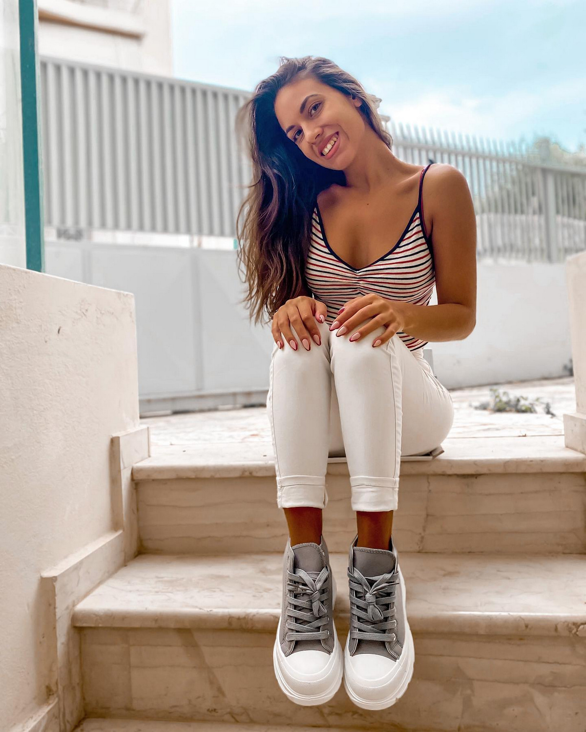 36 Ideas of What to Wear With Gray Shoes - Hood MWR