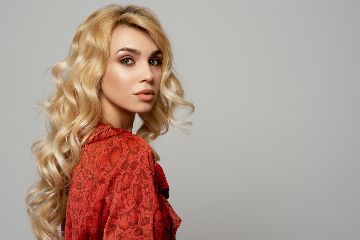 Long Wavy Smoky Blonde Hair