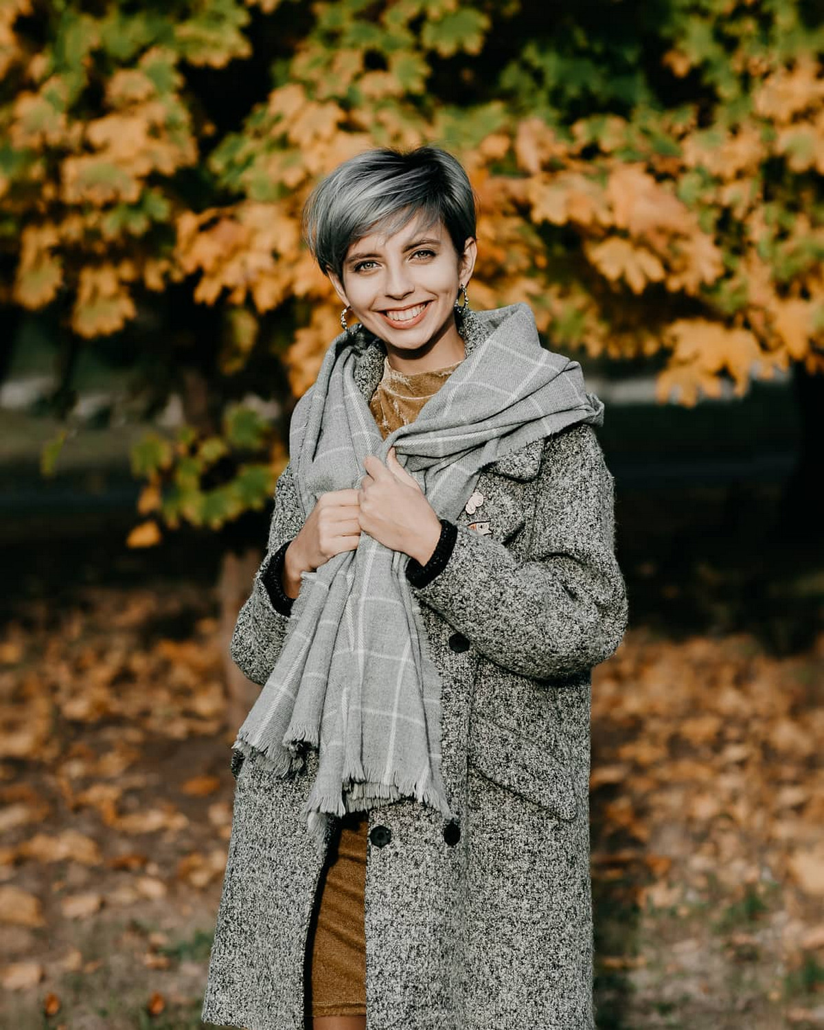 Grey Flipped Out Layered Bob