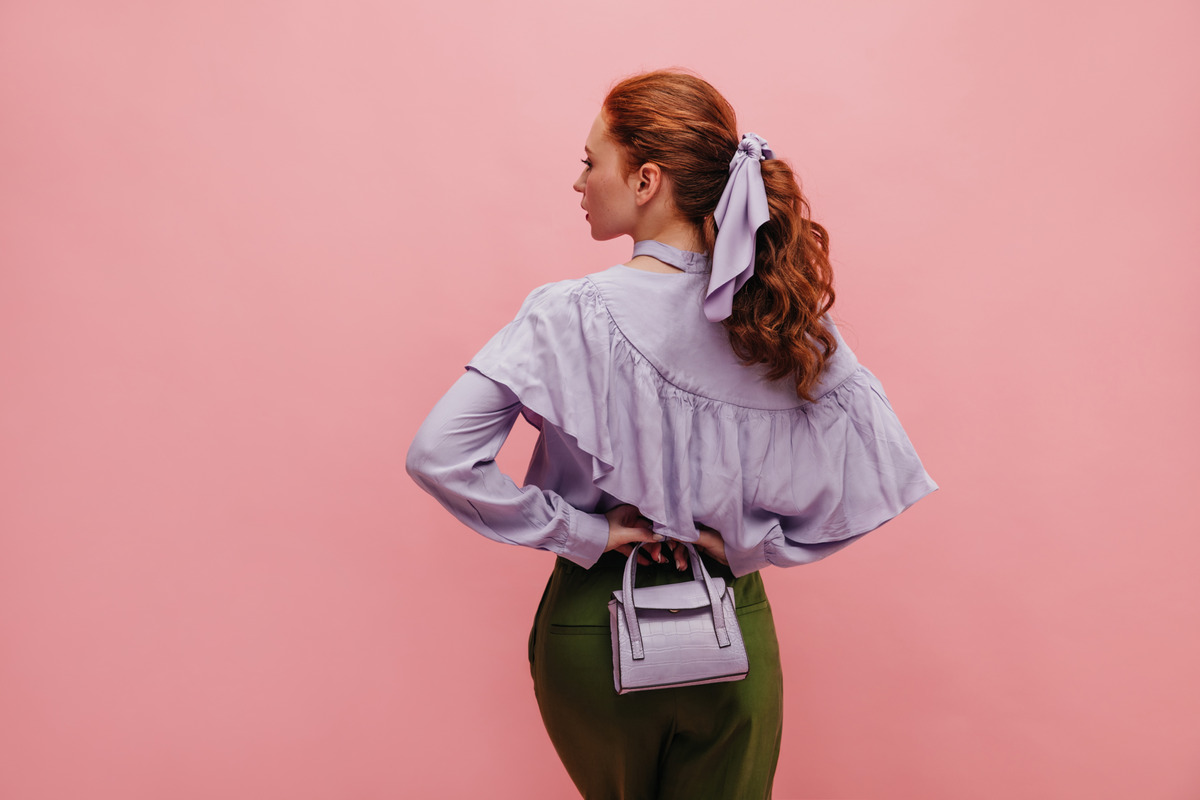  Wavy Ponytail With Auburn Brown Hair