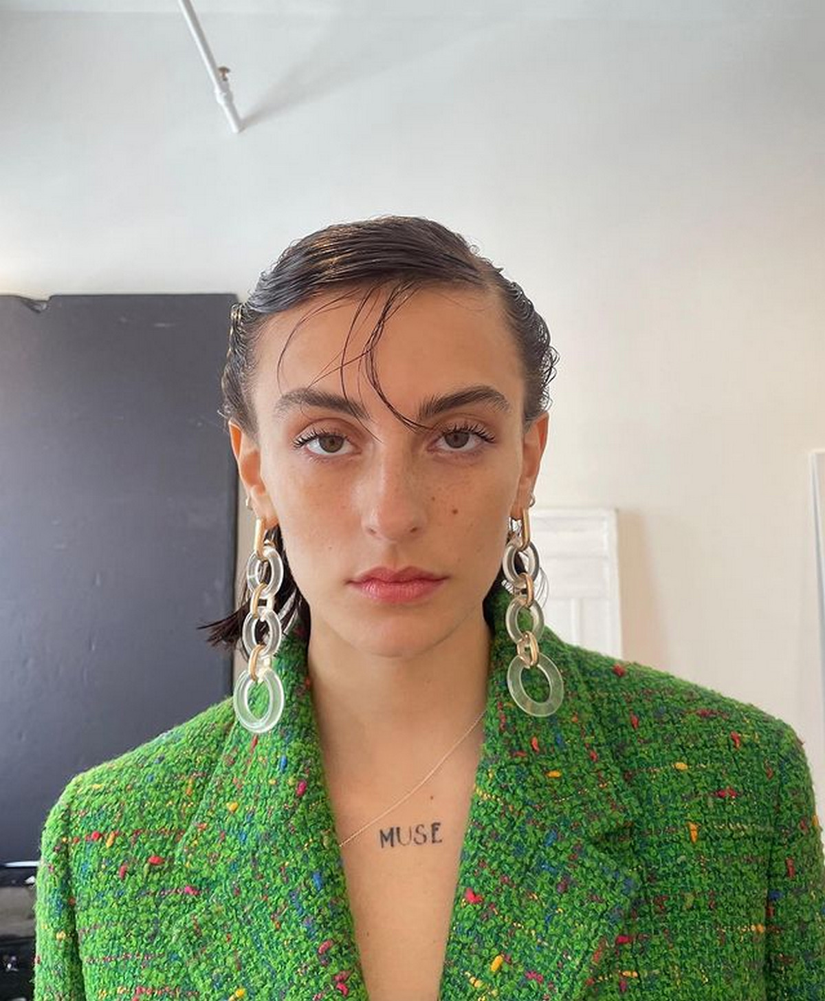 Wet-Look Half-Up