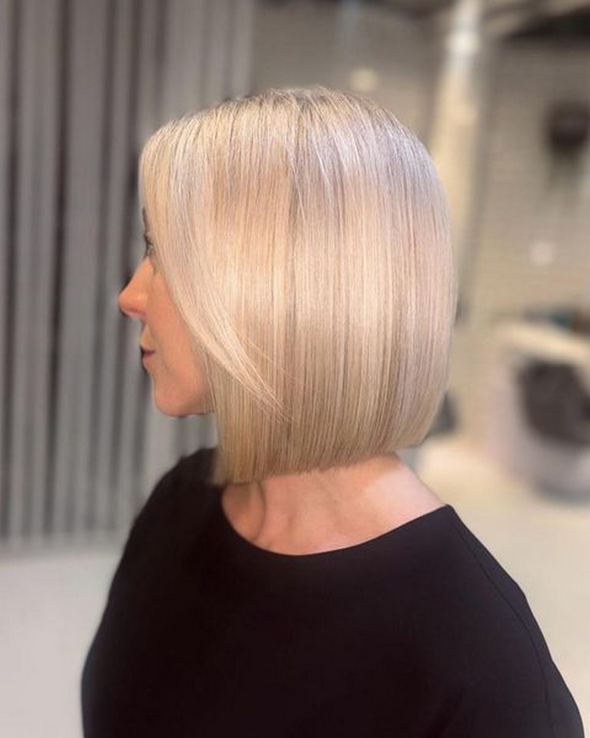 Shiny Blonde Sliced Pixie-Bob
