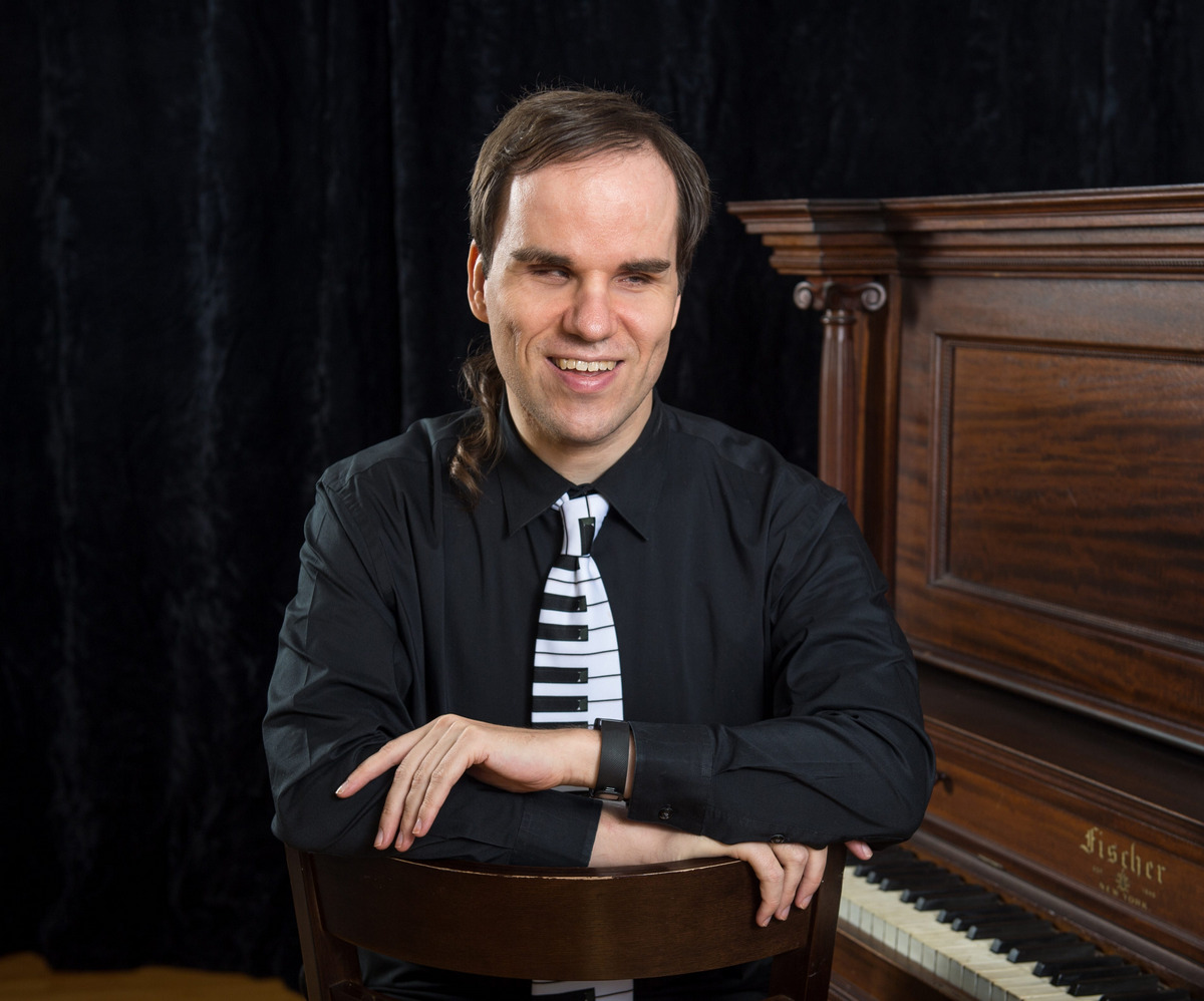 Tony DeBlois
