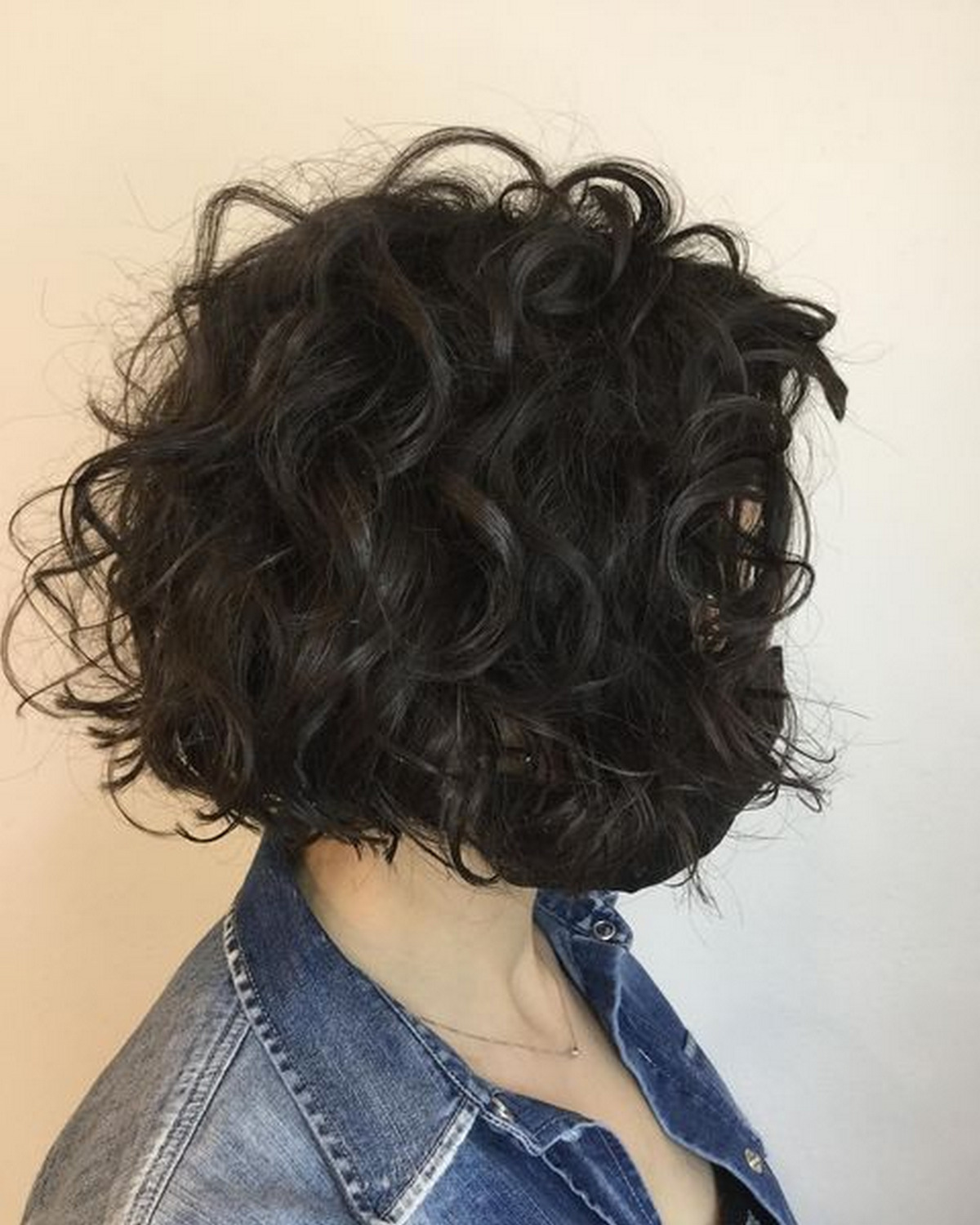 Thick Wave Round-Shaped Bob
