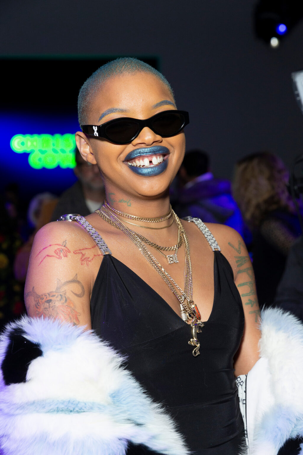 50 Celebrities Who Embrace Their Gap Teeth - Hood MWR