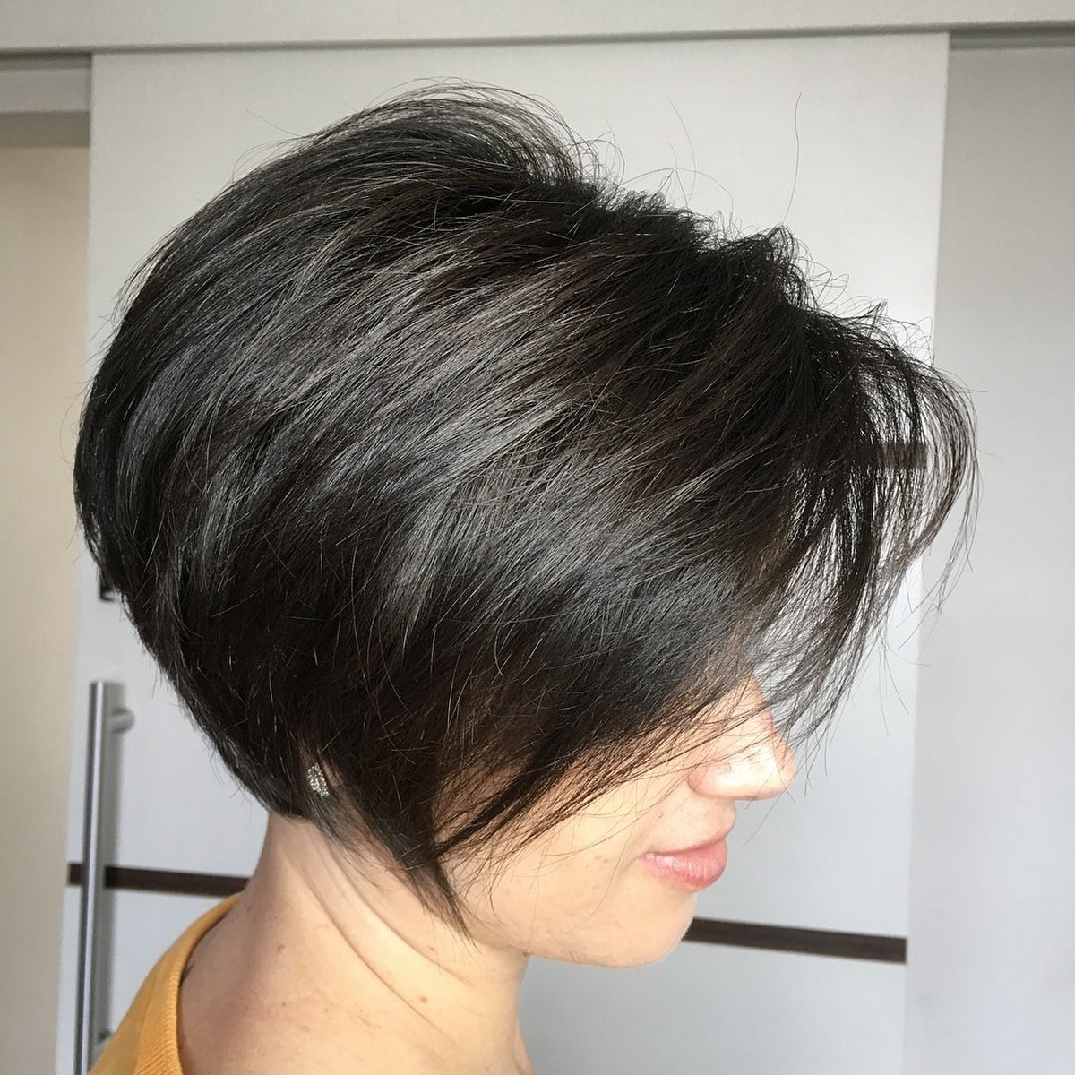 Short Rounded Bob With Root Lift