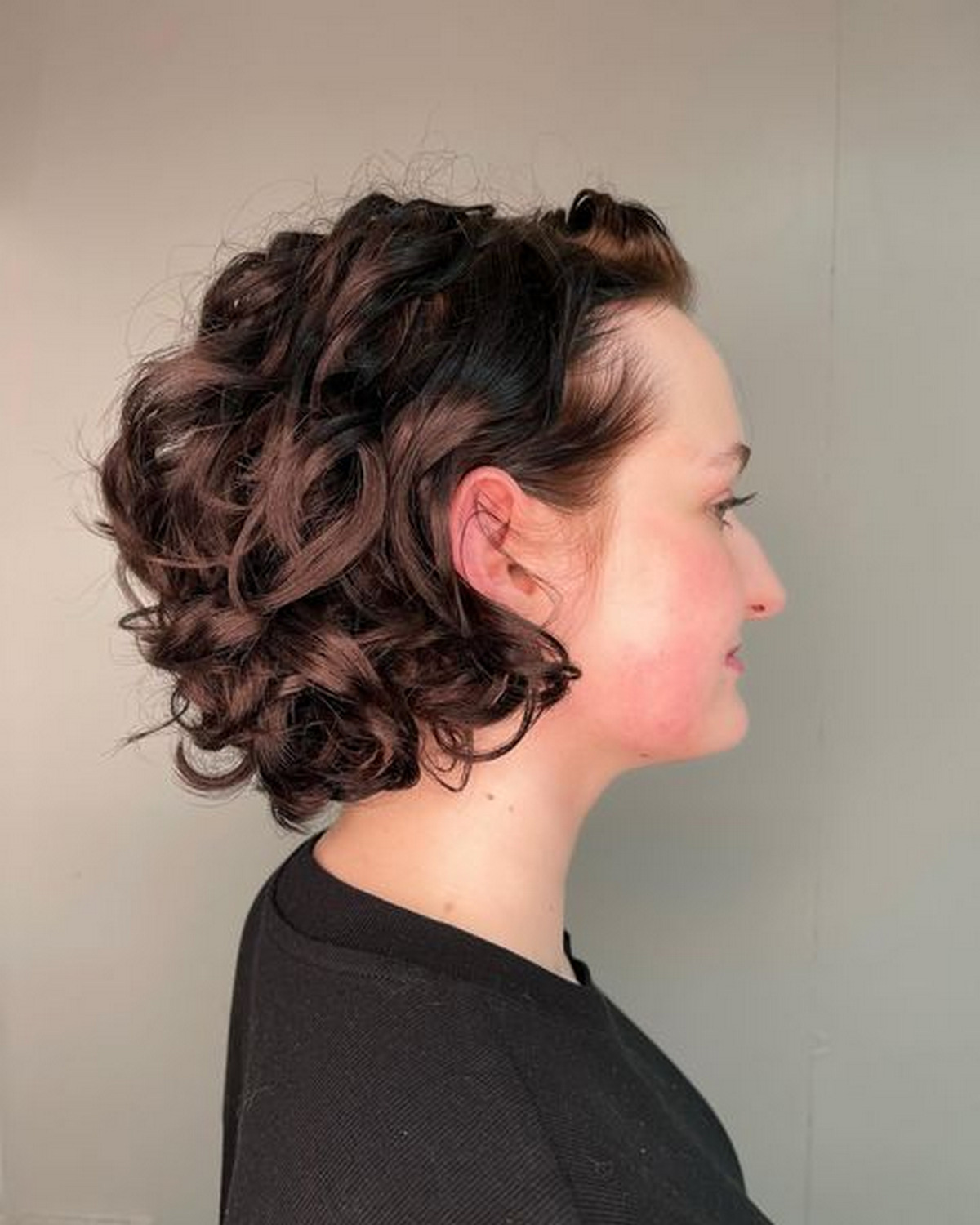 Elegant Short Wave Hairstyle