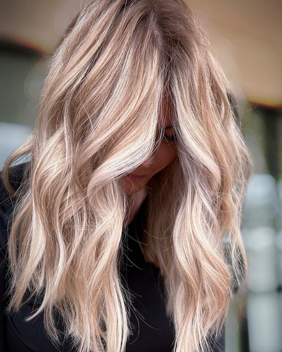 Creamy Dirty Blonde With Different-Sized Highlights