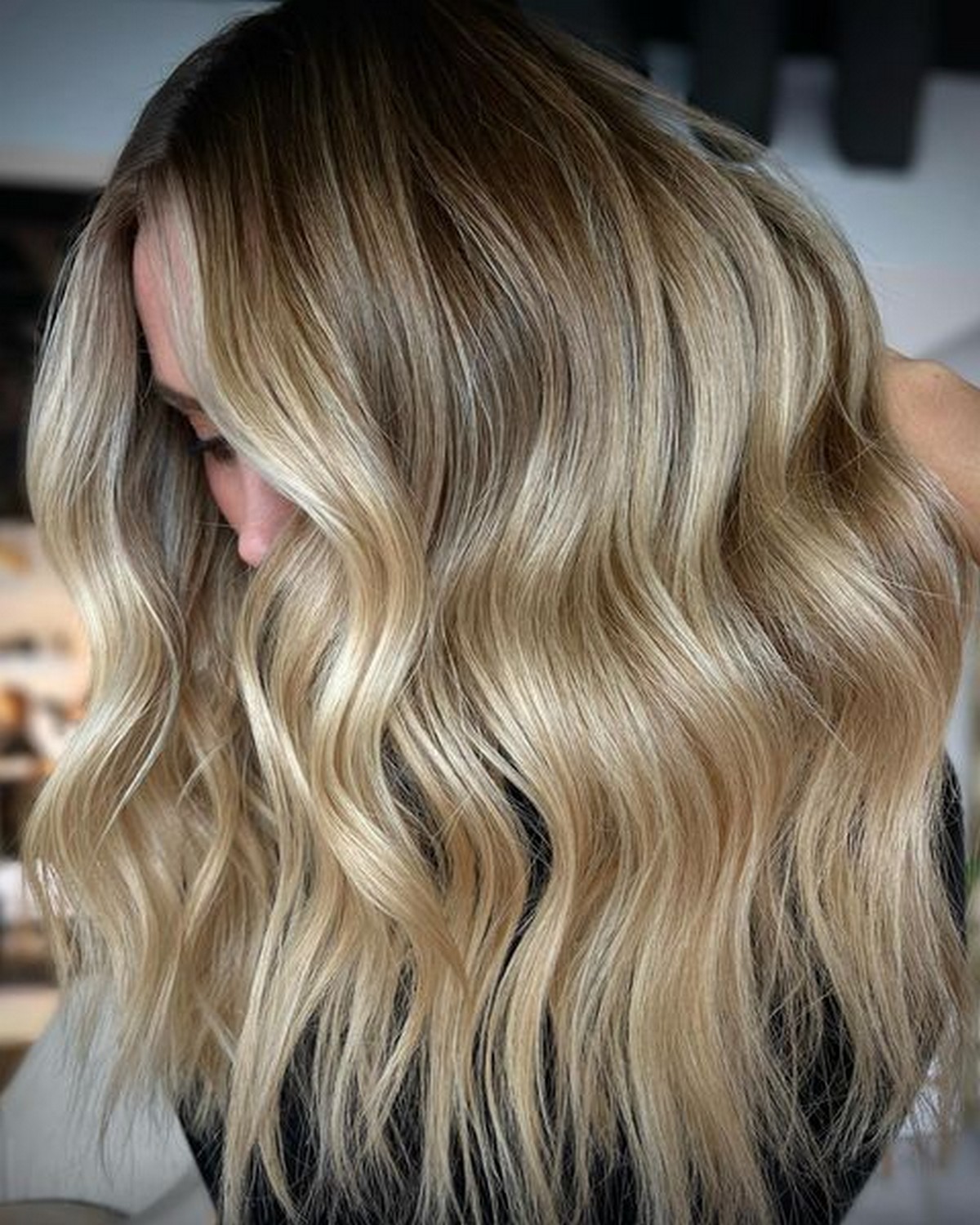 Multi-Tone Dirty Blonde Hair With Warm Feel