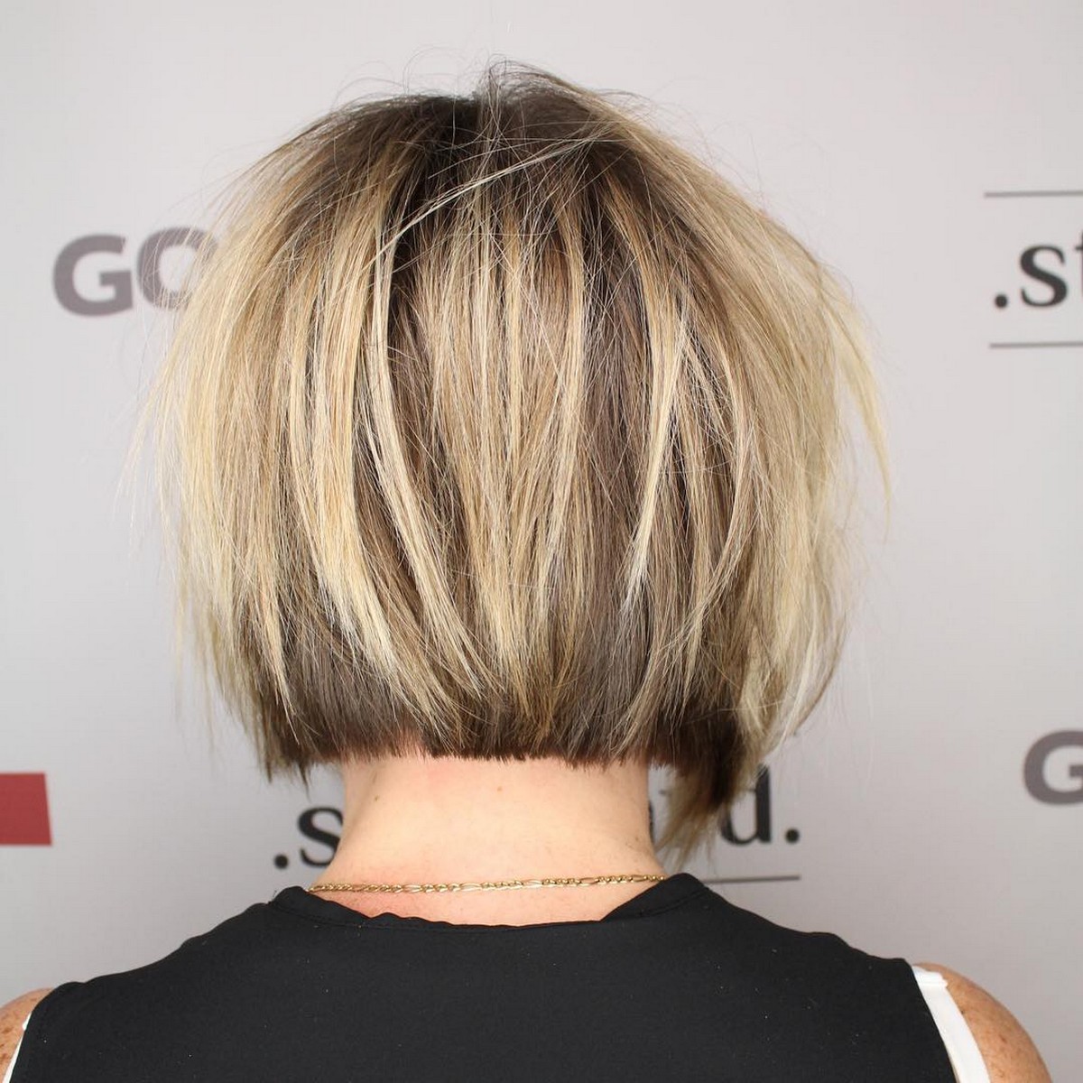 Blunt Bob With Messy Surface Layers