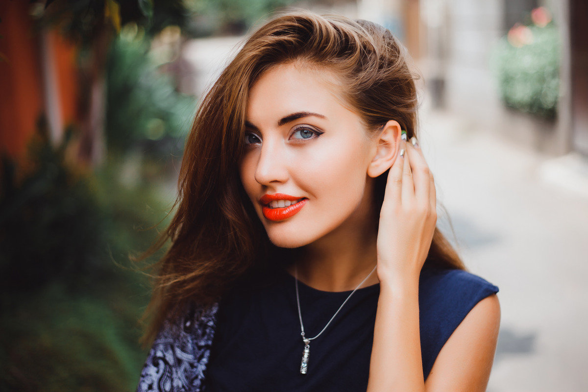 Thin Medium Hair With Side Swept Bangs