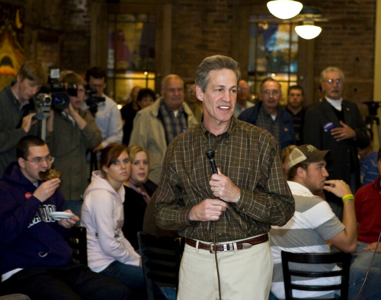 50 Celebrities With Bell's Palsy - Hood MWR