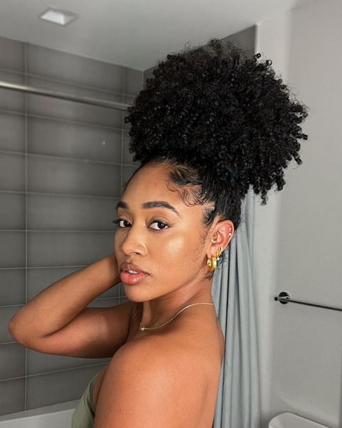 Curly Puff
