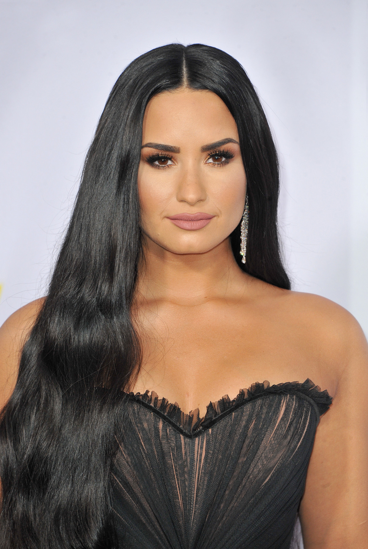 Demi Lovato - Middle Part Bangs