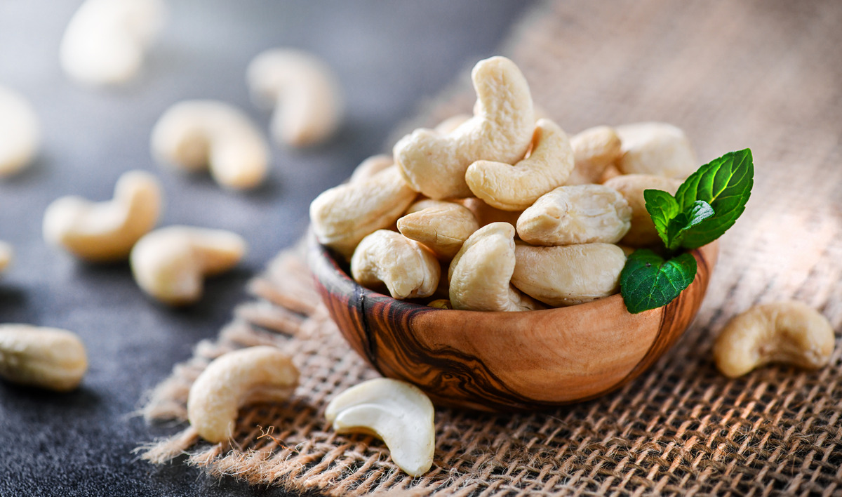 An Average Cashew Kernel