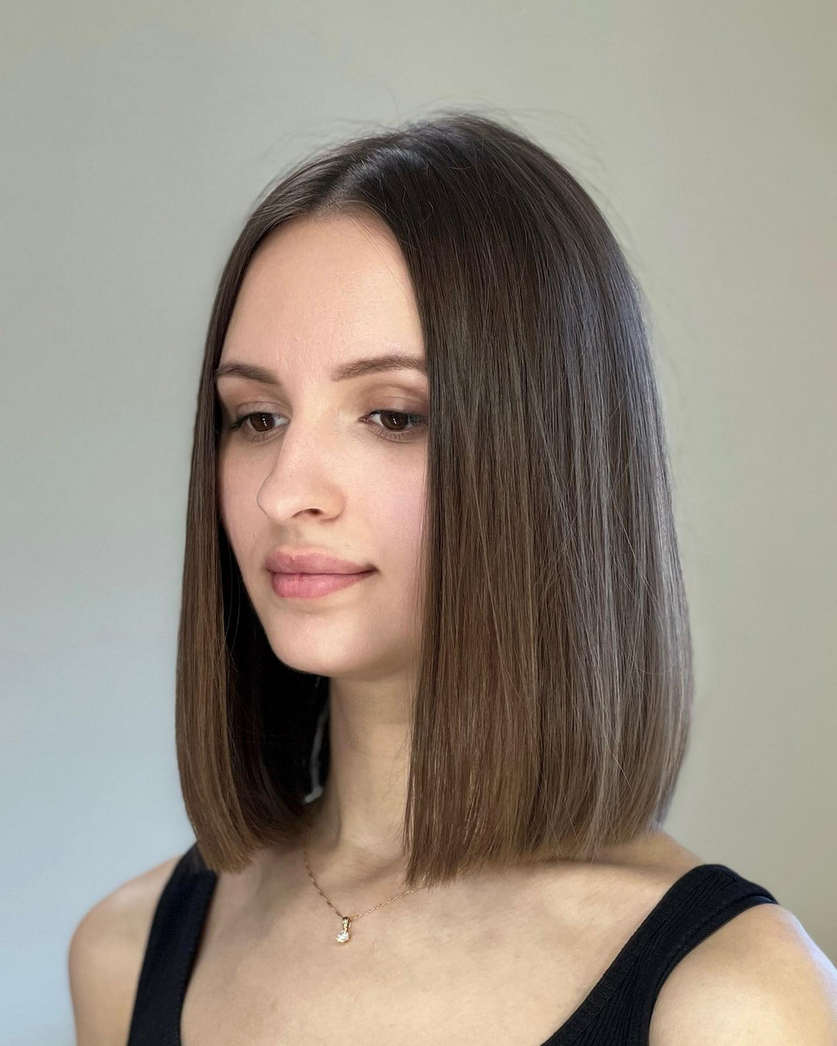 Middle-part Straight Bob
