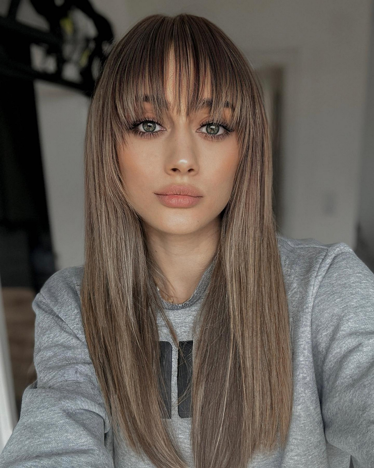 Straight Blond Brown Medium With Wispy Bangs