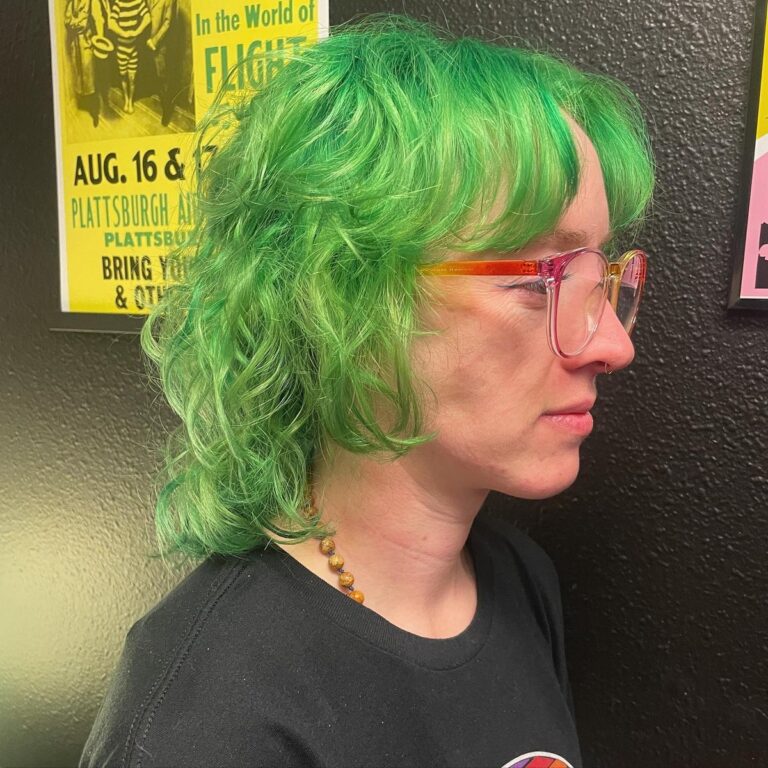 52 Women's Curly Mullet Hairstyles Embrace the Stylish Revolution