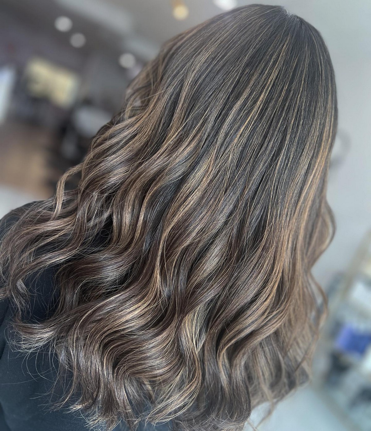 Long Shag With Soft Waves And Highlights