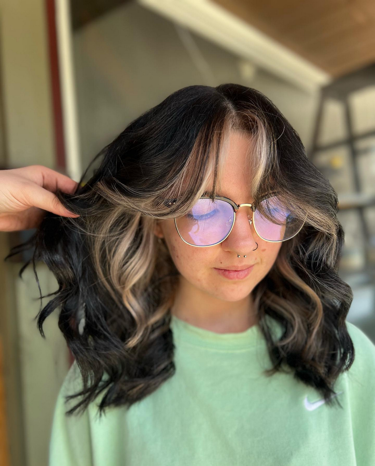 Slightly Curly Hair With Highlighted Bangs