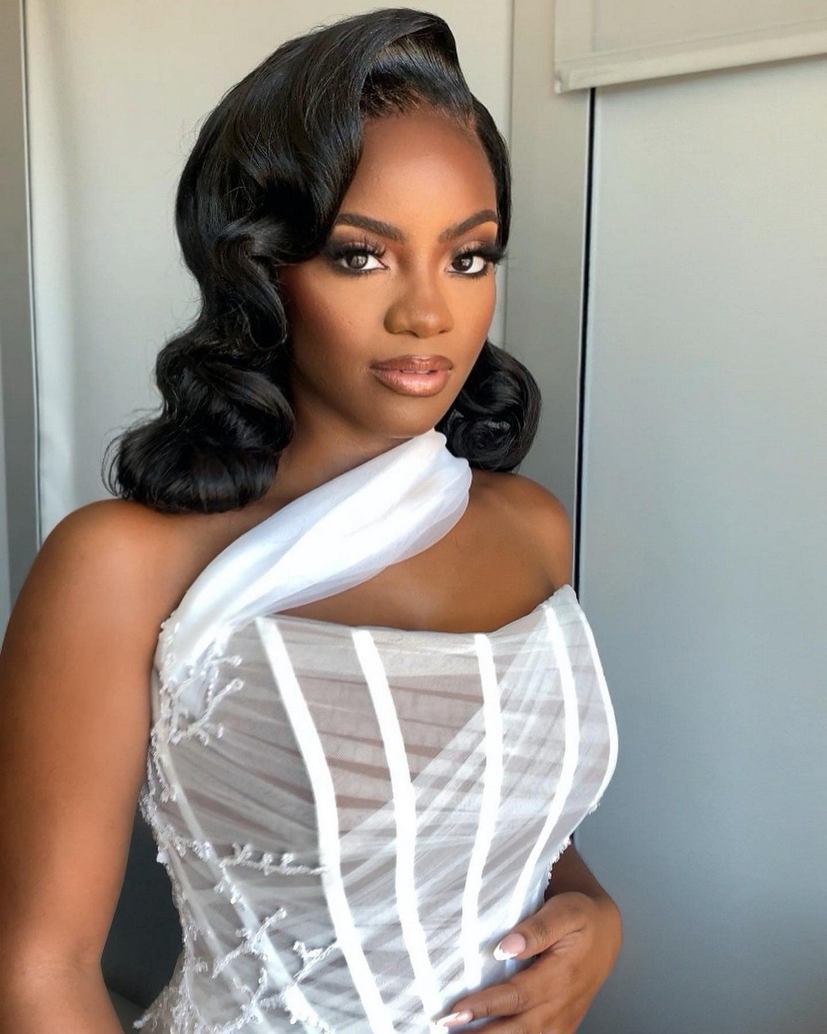 Old Hollywood Shoulder-Length