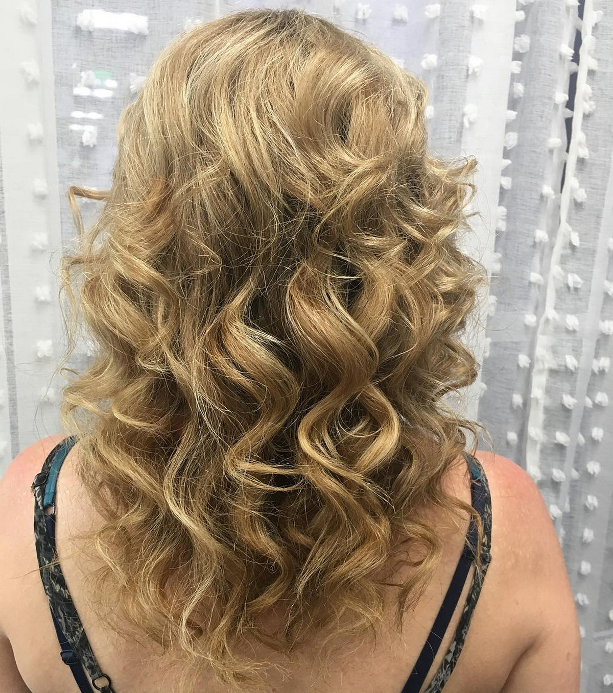 Blonde, Large Loose Perm Curls