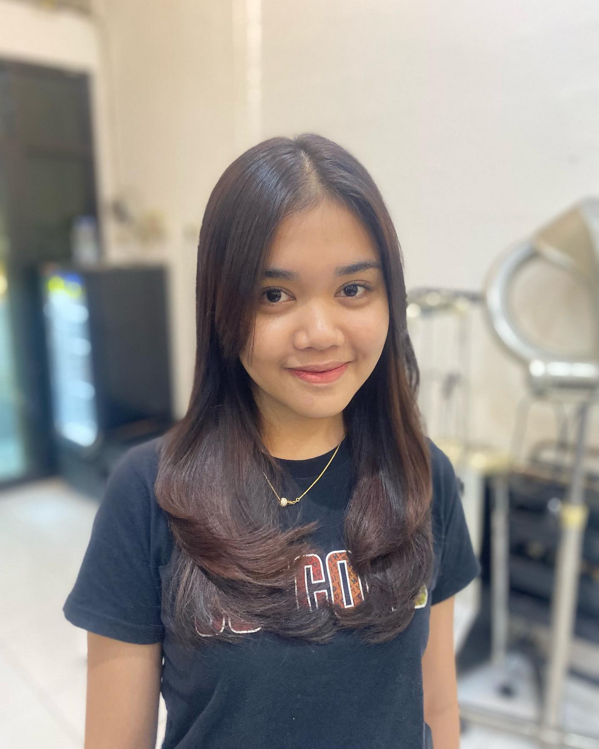 Soft Straight Layer Bob With Curtain Side Bangs