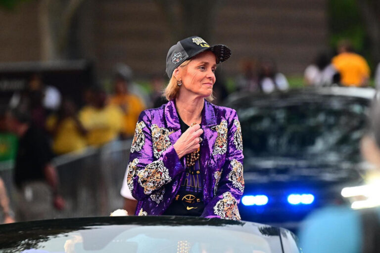 50 Celebrities With Bell's Palsy - Hood MWR