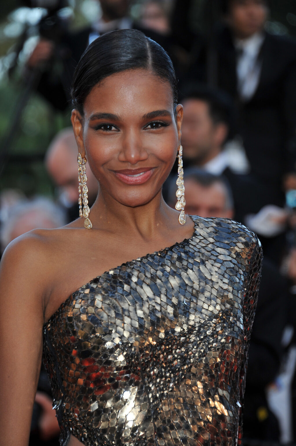 51 Famous Actresses With Black Hair - Hood MWR