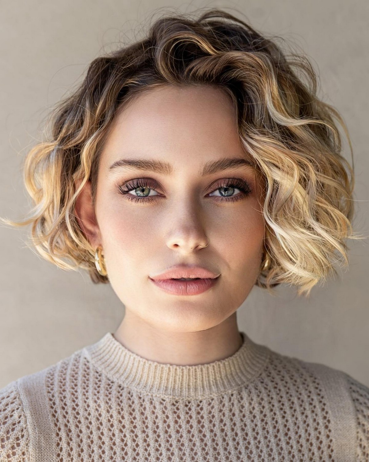 Ombre Blonde Brown Ear-Lenght Curl Wave Bob