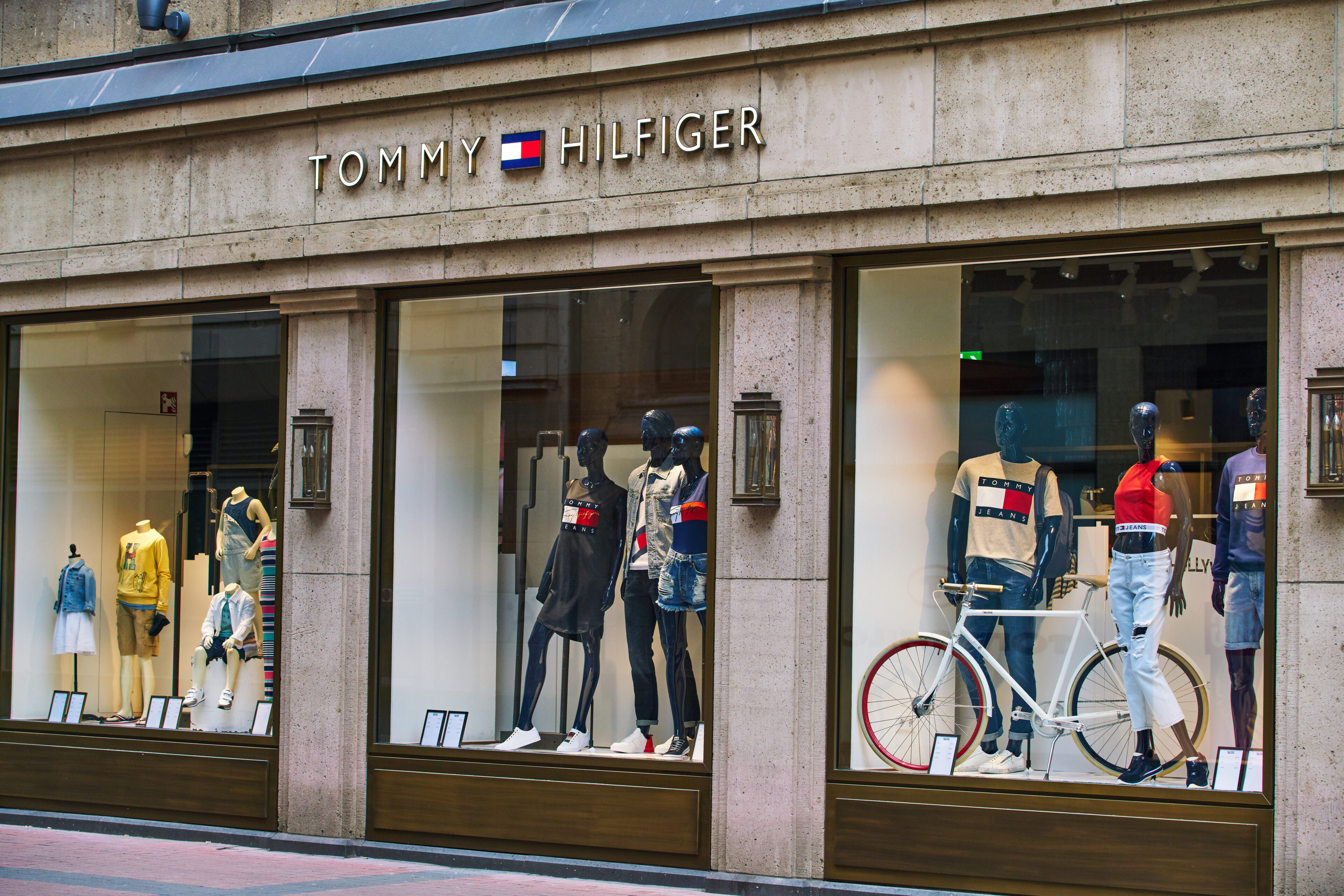 Tommy Hilfiger