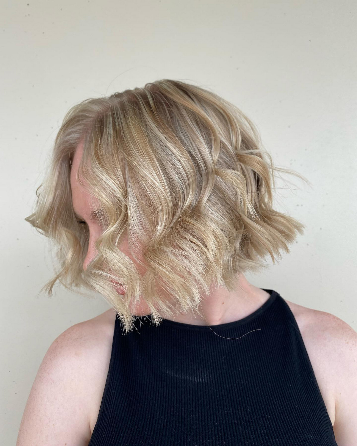 Wavy Blunt Bob With Blonde Highlight