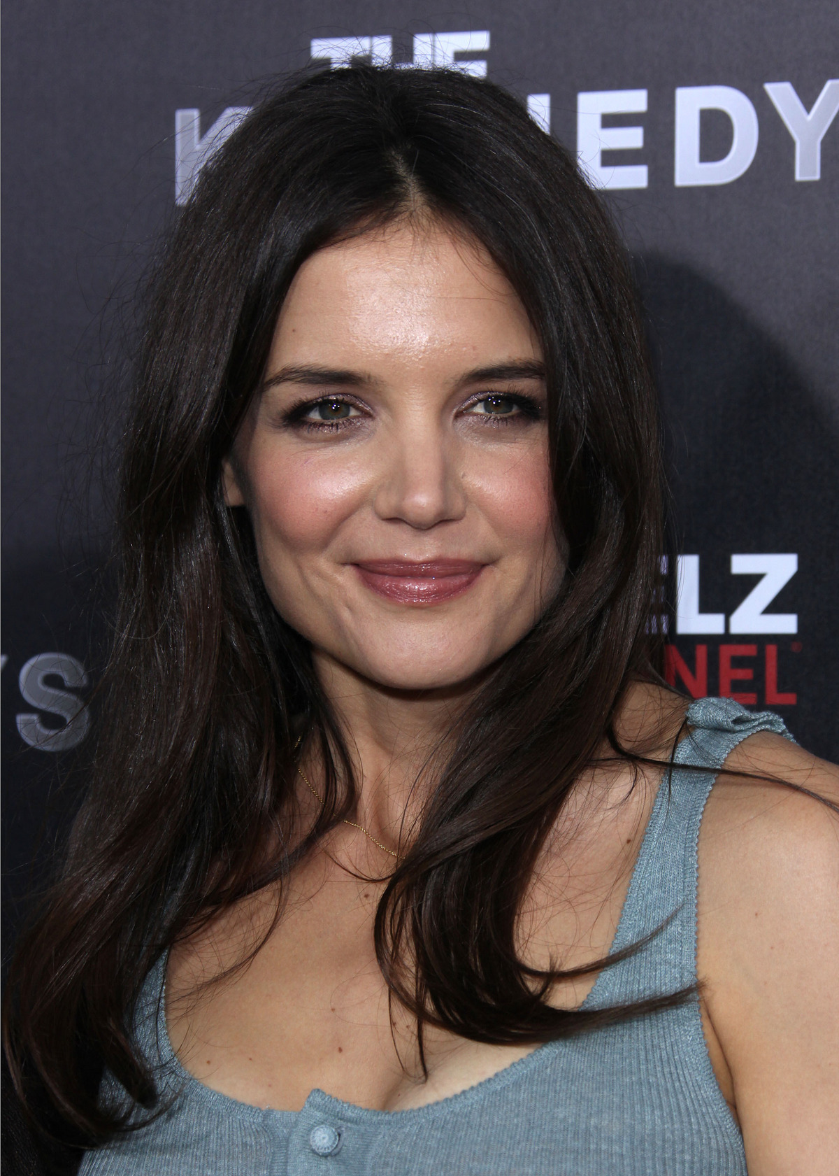 Katie Holmes – Medium Hair