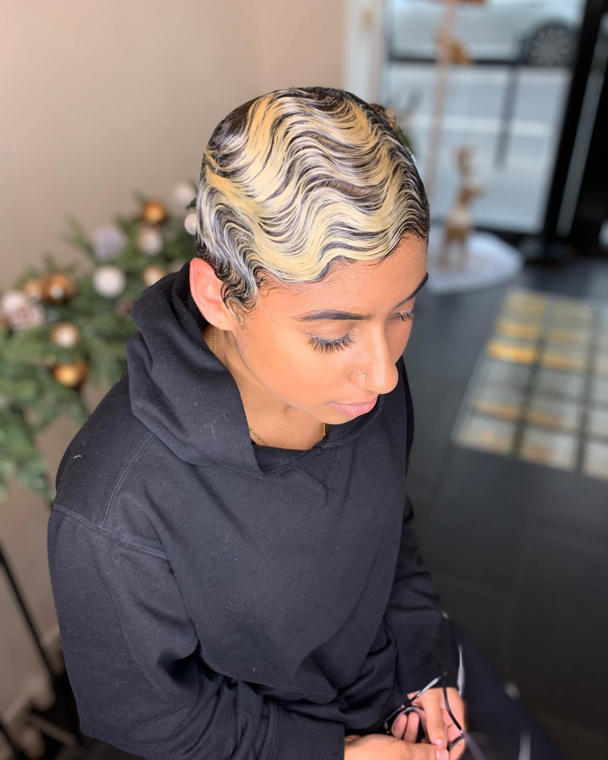 Finger Waves With Blonde Highlights