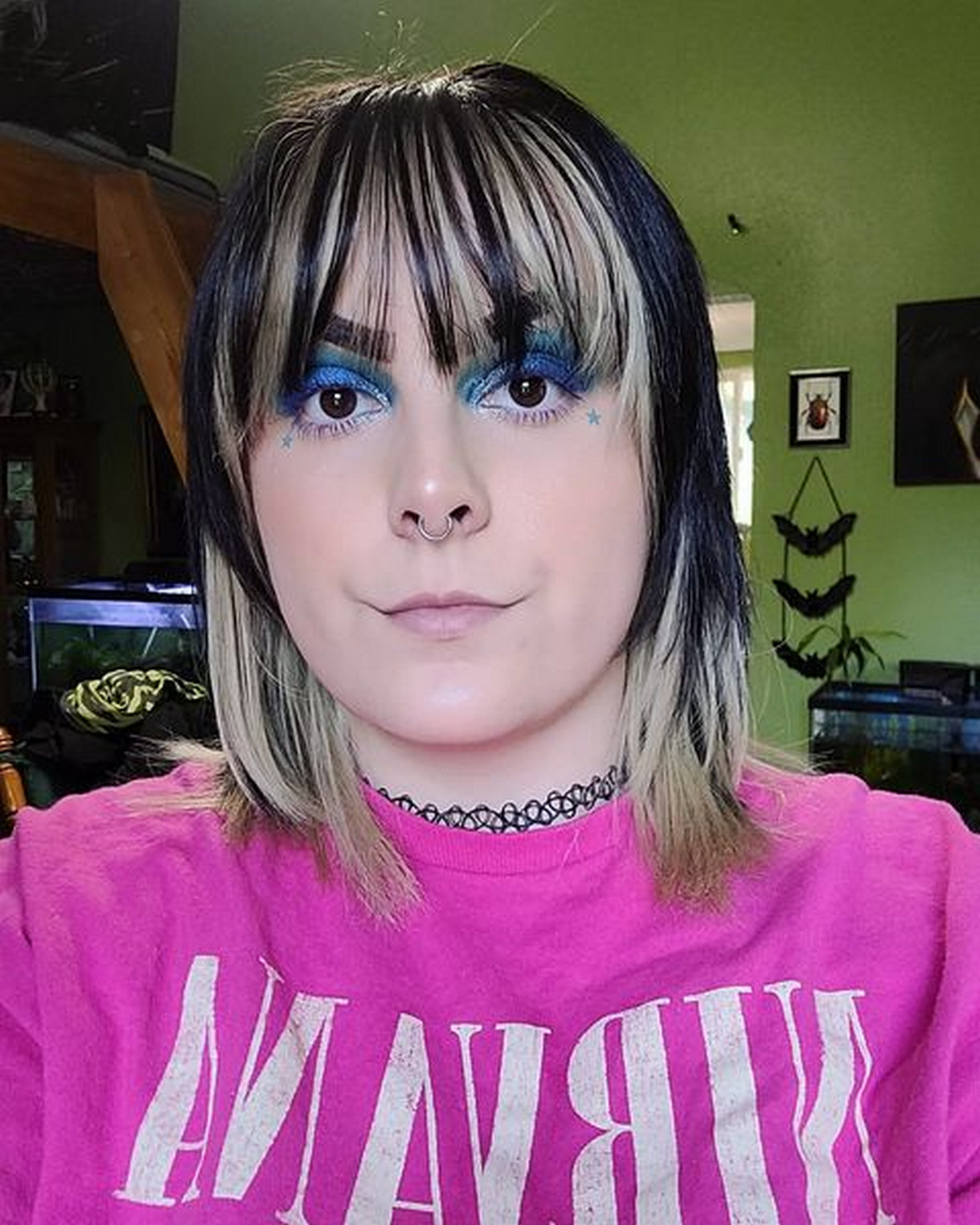 Wispy Short Hair and Contrasting Bangs
