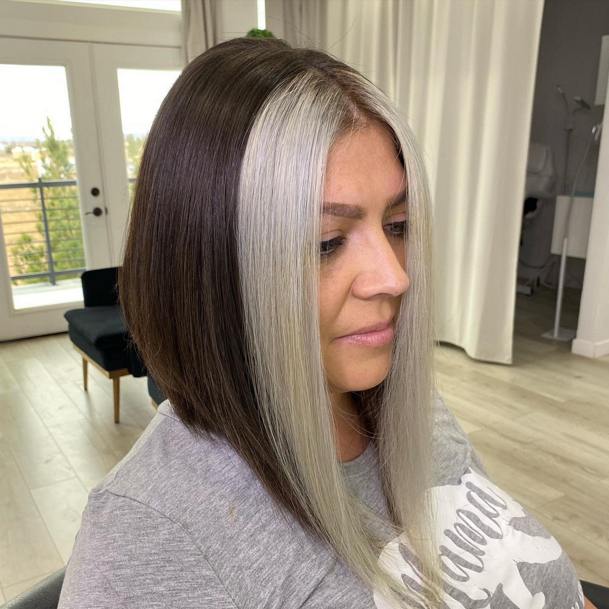 Angled Bob With Platinum Money Piece