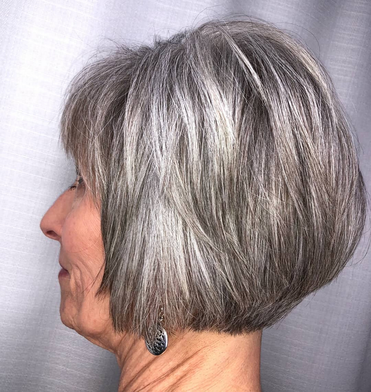  Straight, Sliced Short Gray Hair