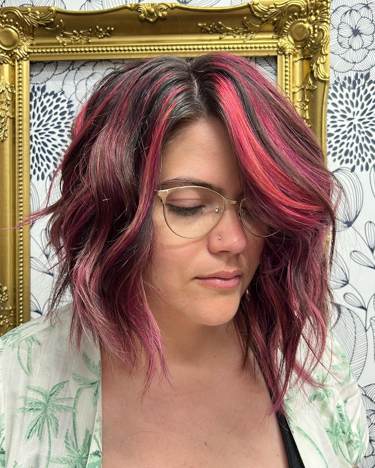 Asymmetric Pixie Cut With Short Messy Hair Pink Highlight