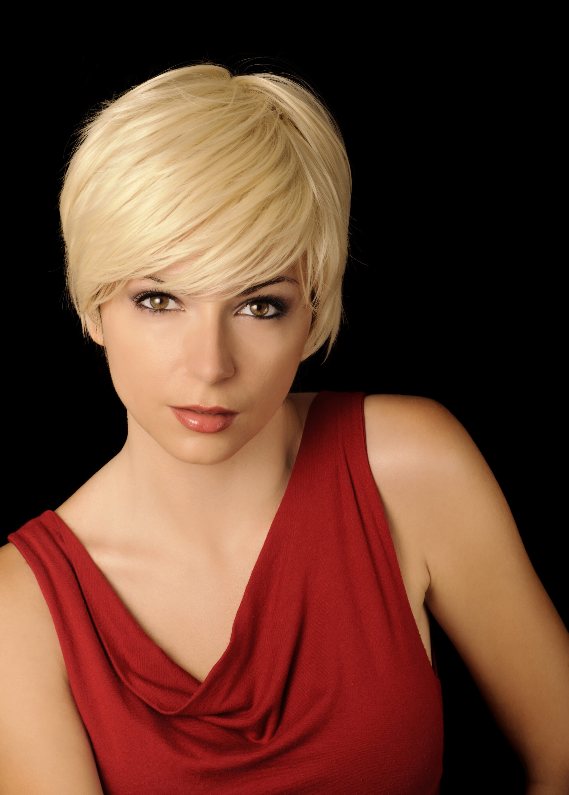 Long Blonde Pixie With V-Cut Layers