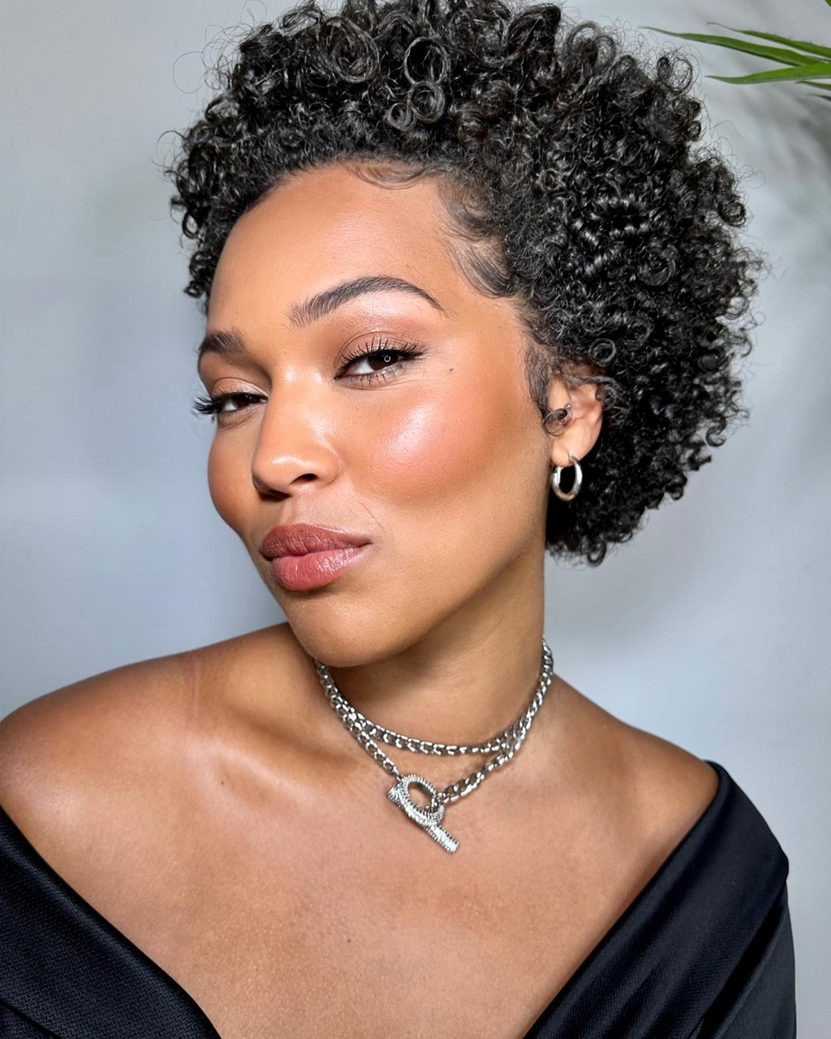 Textured Bouncy Curls with Short Face-Framing Layers