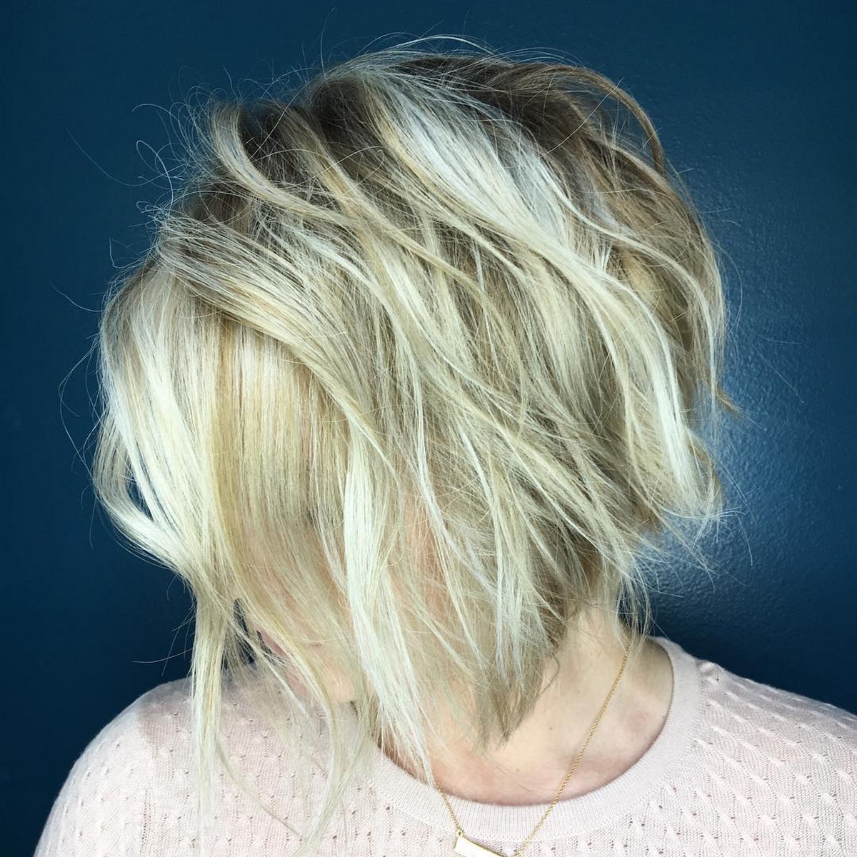 Messy Bob Highlighted Waves